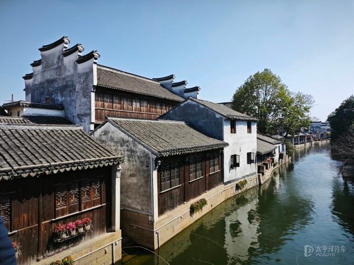 博兴农商银行纯化支行开展“赶大集 迎新年”腊八节志愿服务活动